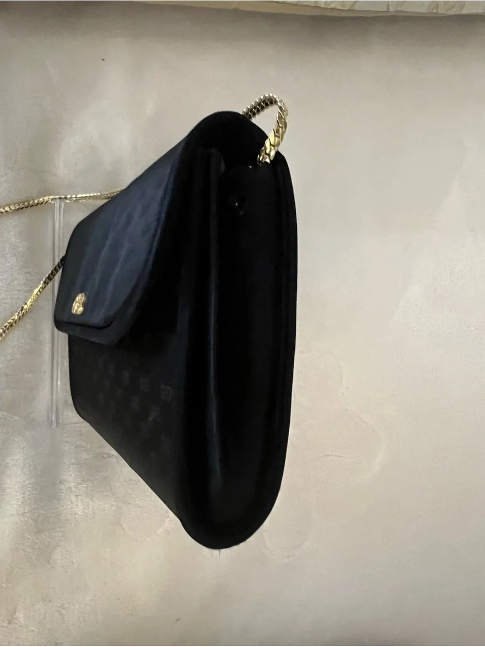 🩷Gucci Black Monogram Flap Clutch with Gold Double G Hardware🩷